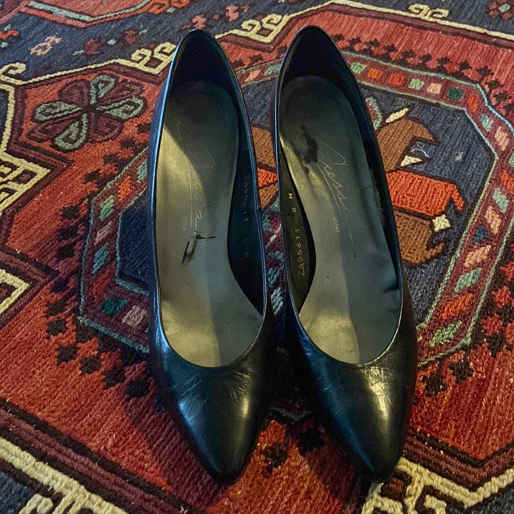 Cacessa size 8 black heels